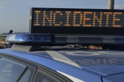 Grave incidente tra tir e moto sulla statale 16 nel Foggiano: muore una donna