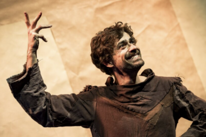 “Frà” al Teatro Giordano di Foggia: Scifoni porta in scena San Francesco superstar