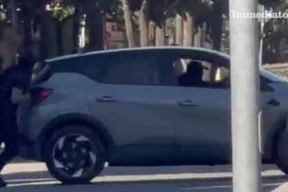 Furto d’auto con la “spintarella” durante la recita scolastica a Stornarella: il colpo ripreso in video