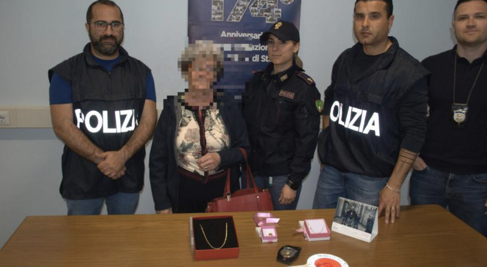 Terrore tra le anziane a Manfredonia, arrestato presunto rapinatore seriale delle collane d’oro