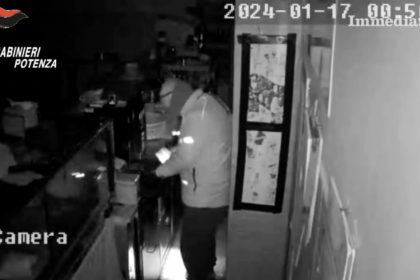 Furti in serie nelle tabaccherie tra il Foggiano, la Basilicata e il Lazio: arrestati quattro albanesi
