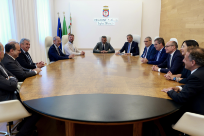 Decaro incontra i nuovi direttori generali: “Il primo compito è prendersi cura dei pazienti”