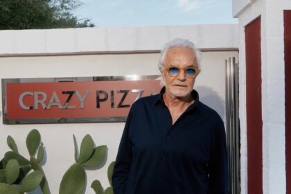 Briatore apre in Puglia e archivia le polemiche: “Qui turismo e imprenditori hanno fatto un grande salto”