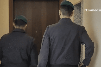 Hashish e materiale per il confezionamento della droga in casa: arrestato un uomo a San Severo
