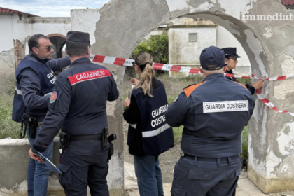 Immondizia e strutture decadenti sul litorale di Zapponeta: sigilli ad area di 10mila metri quadrati