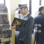 Mafia e riciclaggio, smantellata la rete delle sale slot dei clan Parisi e Strisciuglio: arresti e sequestri