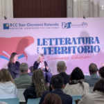 Monte Sant’Angelo, il dialogo contro l’odio: la storia di un israeliano e un palestinese commuove il Gargano
