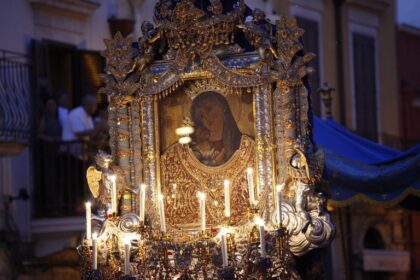 L'arrivo della sacra icona di Maria SS. dello Sterpeto a Barletta da il via alla festa patronale
